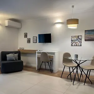 Queen House Neapel