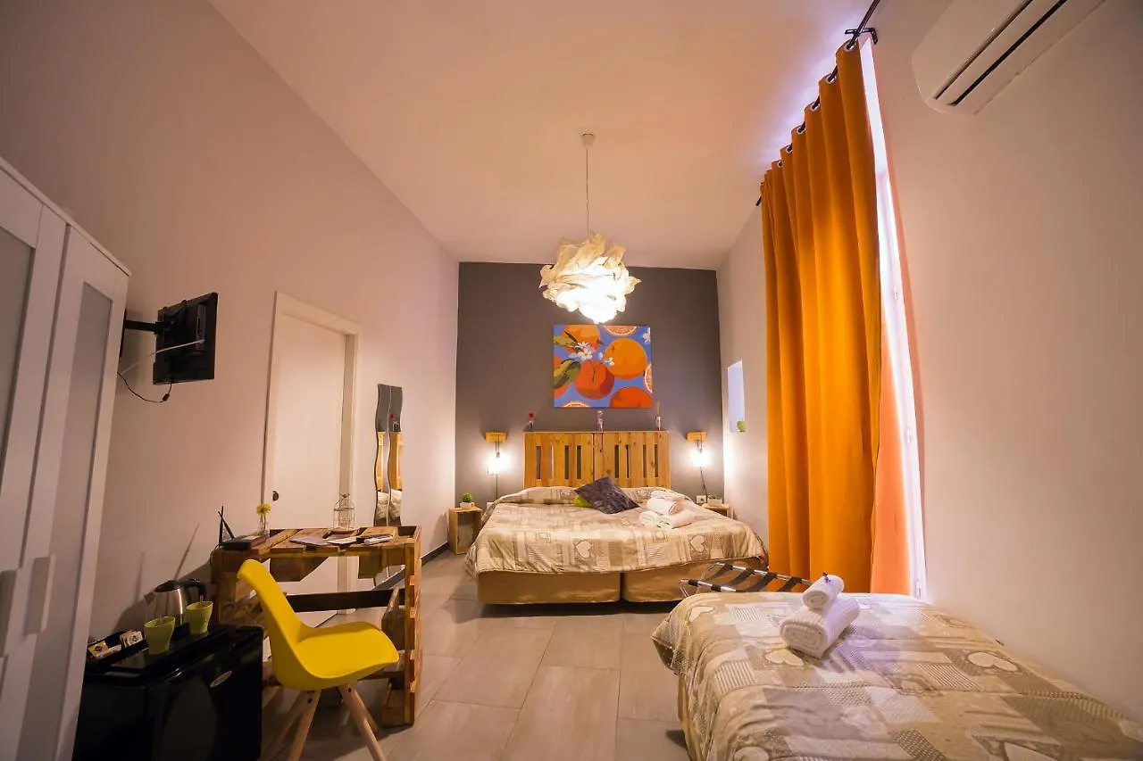 Toledo H, Naples Historical Center, By Clapa Group Hotel 0*,  Italien