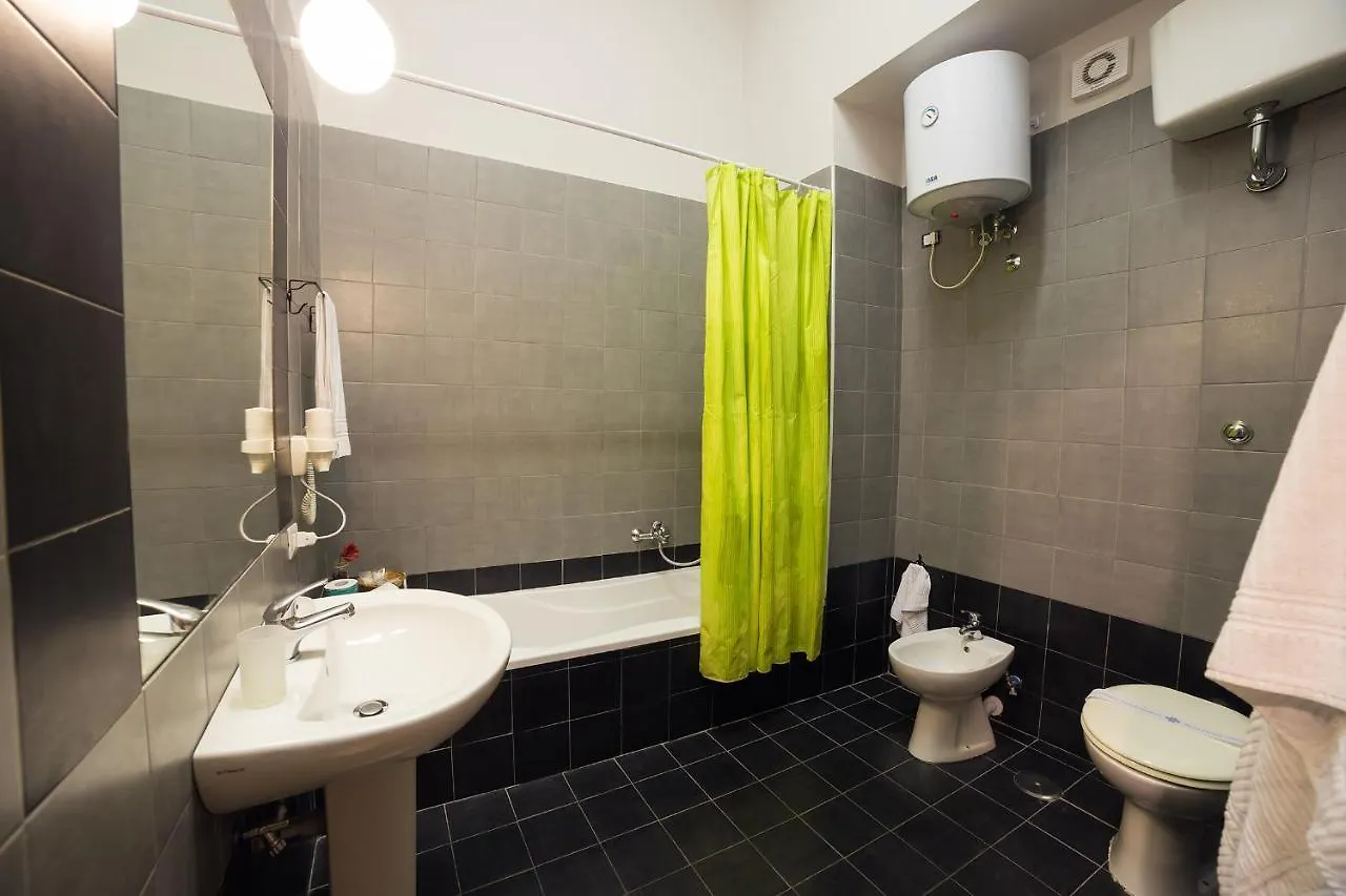 Toledo H, Naples Historical Center, By Clapa Group Hotel 0*,  Italien