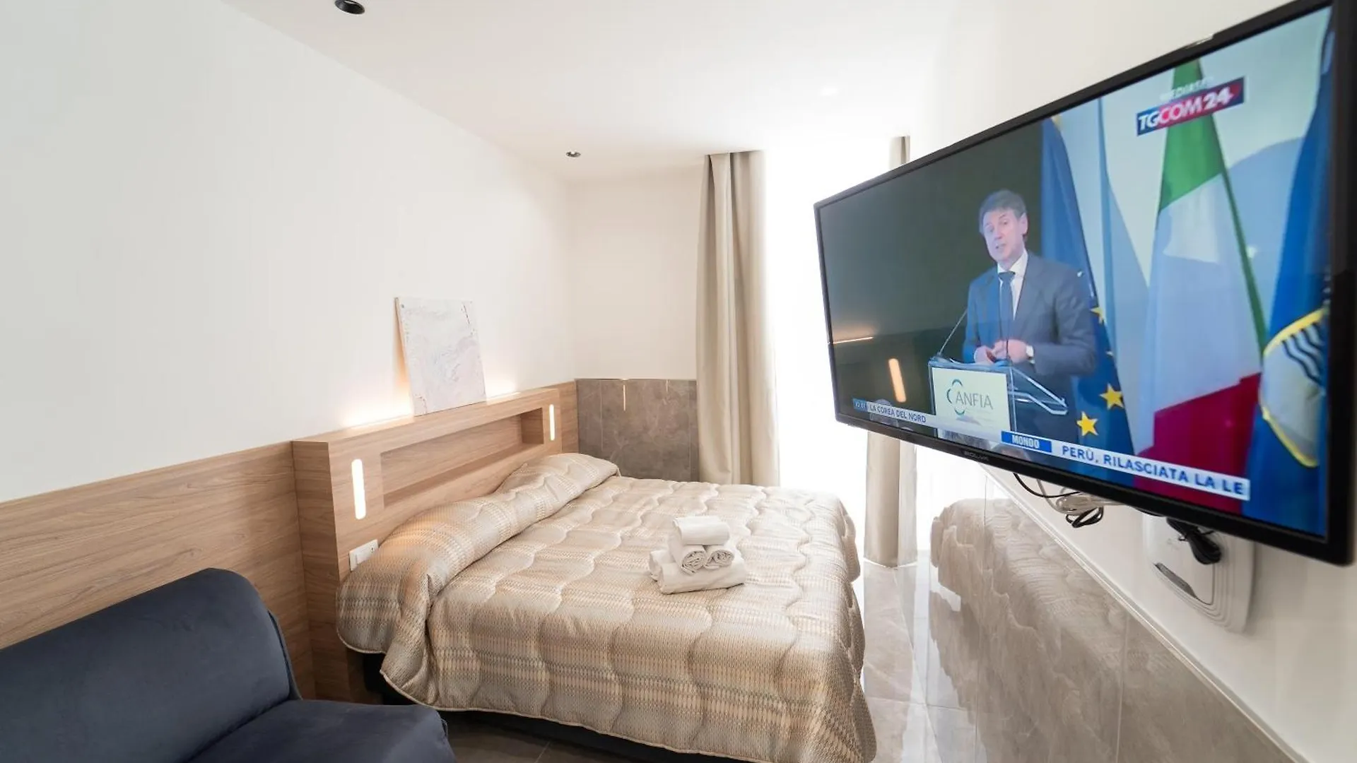 Toledo H, Naples Historical Center, By Clapa Group Hotel Guest house