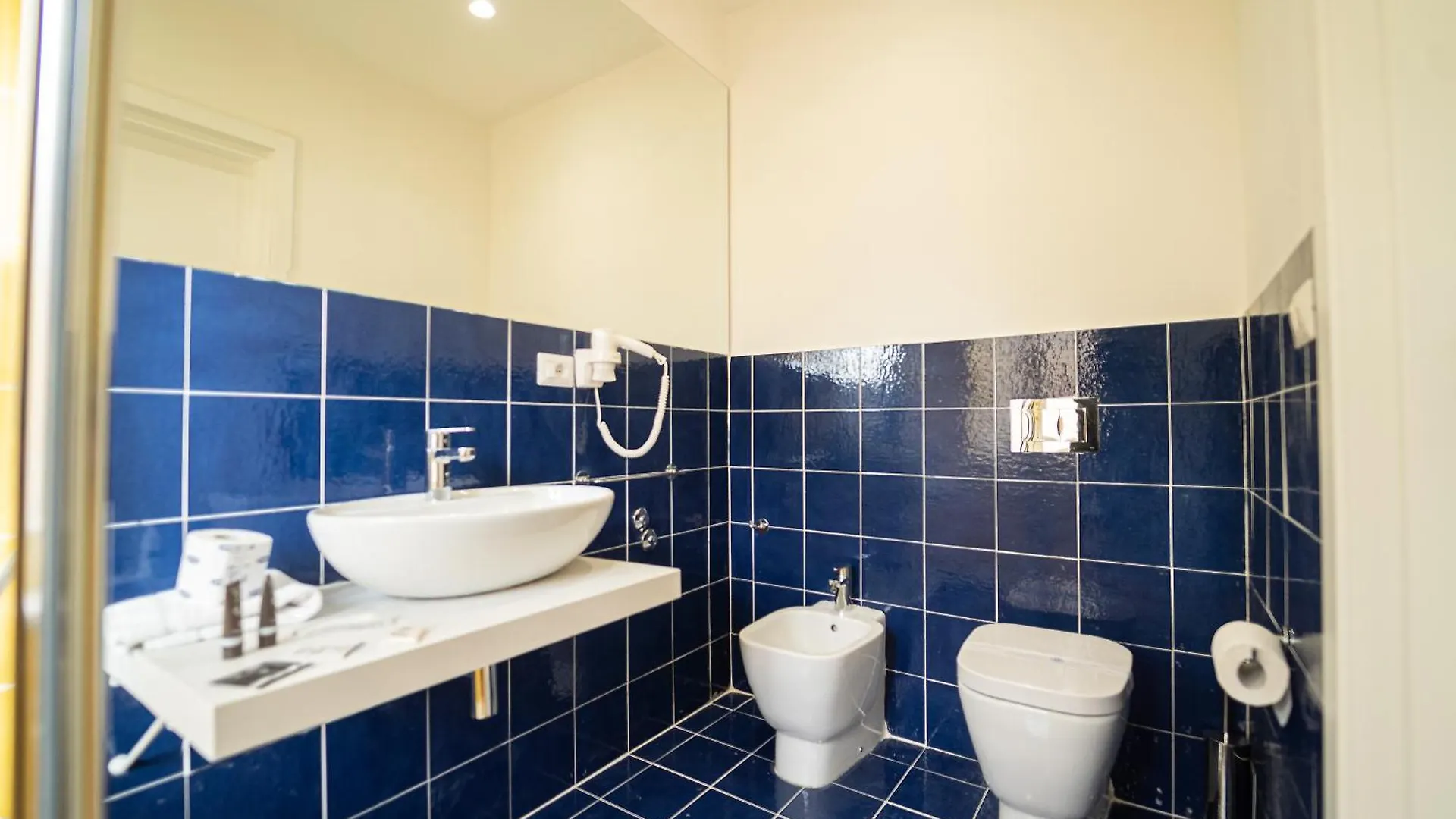 Guest house Toledo H, Naples Historical Center, By Clapa Group Hotel