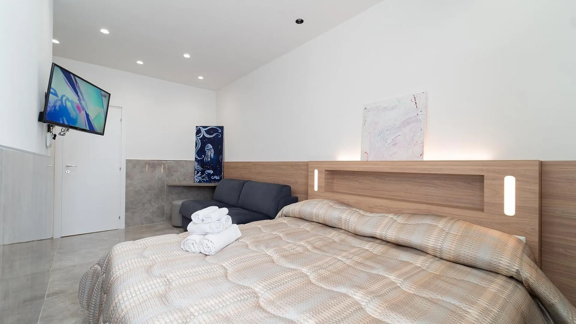 Gasthof Hotel Toledo H, Naples Historical Center, By Clapa Group